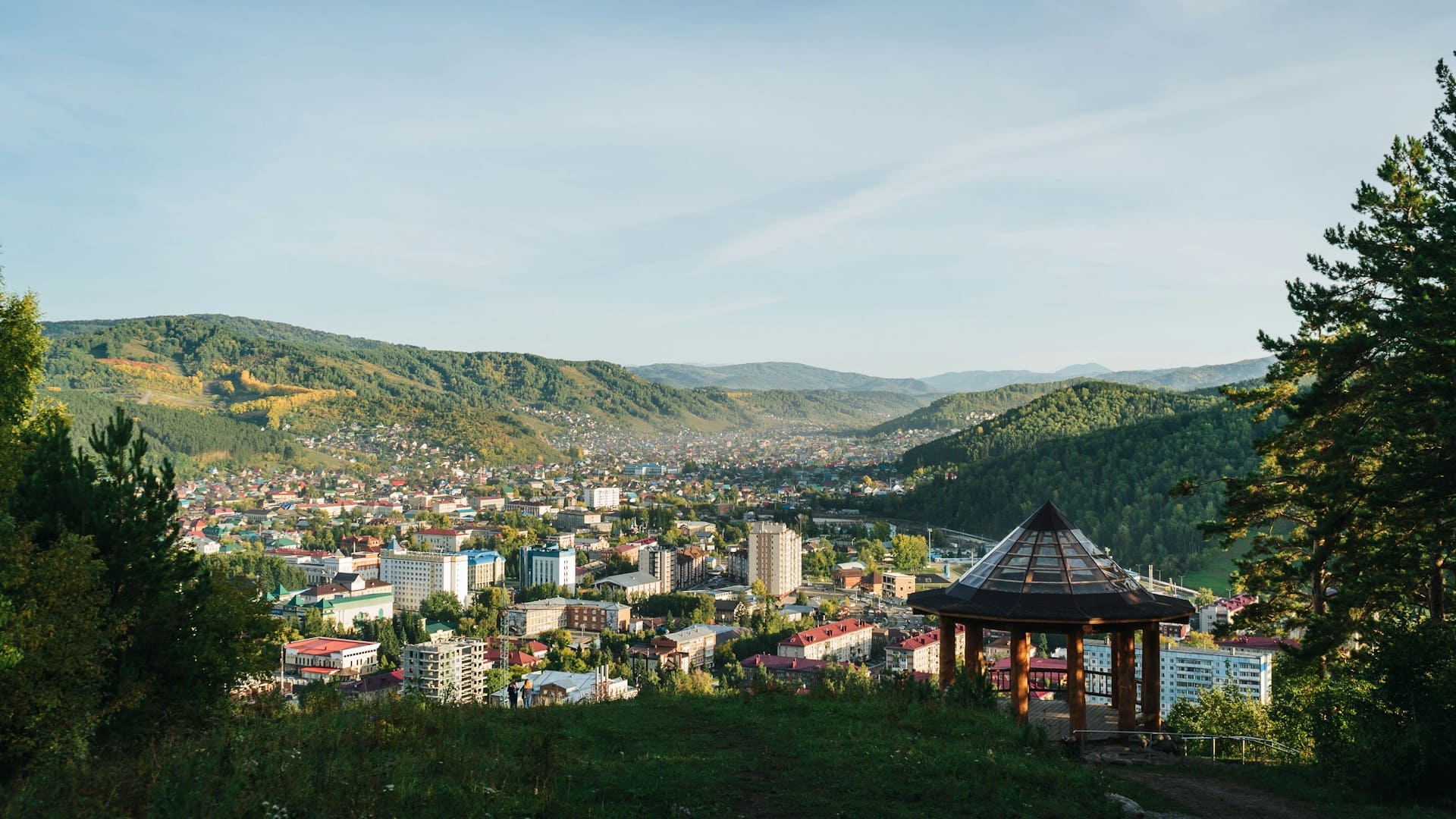 Фото Панорамный вид на Горно-Алтайск с парка Гора Туугая, Россия